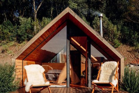 Wood Burning Heaters, Glamping Cabin, Glass Cabin, Cabin Tiny House, Glamping Resorts, Prefabricated Houses, Tiny Cabin, Prefab Homes, Low Ceiling