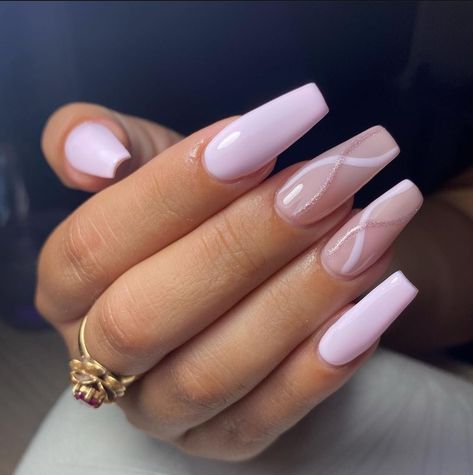 Lavender Tapered Square Nails, Coffin Light Purple Nails, Light Purple Aesthetic Nails, Light Pinkish Purple Nails, Lila Nails Design, Light Purple Nails With Design, Light Lavender Nails, Light Purple Nails Design, Light Purple Nails