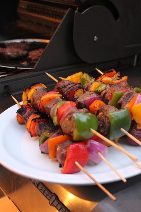 Grilled Sirloin Steak, Grilled Steak Kabobs, Grilled Sirloin, Recipes With Videos, Grilled Kabob Recipes, I Heart Recipes, Grilling Recipes Sides, Grilling Kabobs, Steak Kabobs