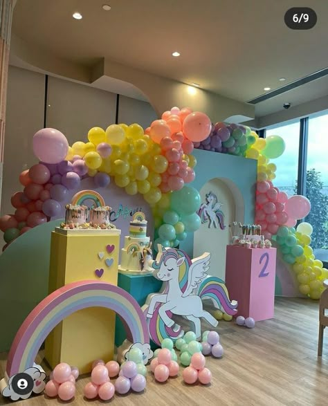 Unicorn Birthday Setup, Balon Garland, Paper Animal Crafts, Cupcake Rosa, Balloons Background, Birthday Setup, Barbie Invitations, Unicorn Birthday Party Decorations, Princess Birthday Party Decorations