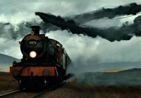 Harry gets ambushed fleeing Europe audio atmosphere Marauders Visualization, Harry Potter Banner, Hp Aesthetic, Deathly Hallows Part 1, Harry Potter Gif, Hogwarts Aesthetic, Hogwarts Express, Harry Potter Books, Harry Potter Aesthetic