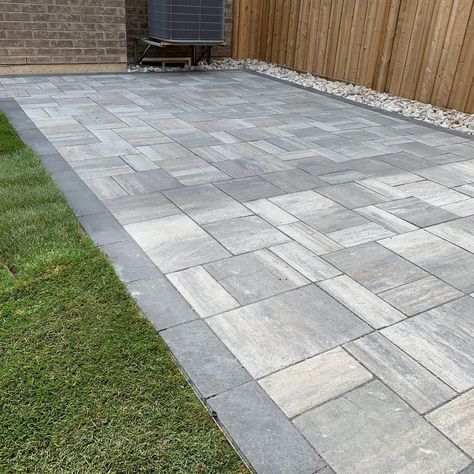 #interlocking #modern #patio #construction #renovation #driveway #landscaping #milton #oakville #burlington Driveway Landscaping, Modern Patio, Outdoor Deck, Driveway, Landscaping, Villa, Patio, House Styles, Stone