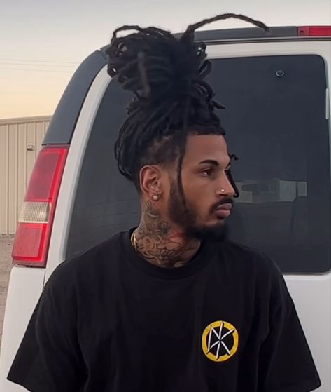 Dread Aesthetics, Locs Ponytail, Loc Hairstyles For Men, Men With Locs, Dread Hairstyles For Men, Guys Grooming, Long Dreads, Dreadlock Hairstyles For Men, Light Skin Men