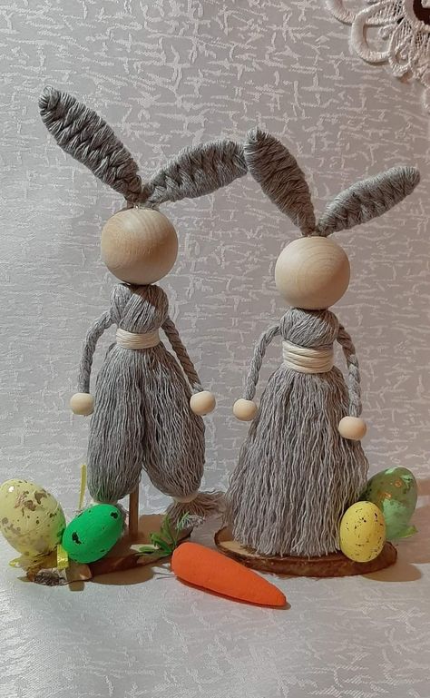 Toilet Paper Crafts, Easter Craft Decorations, Yarn Dolls, Diy Yarn Crafts, Easter Bunny Crafts, Remodeling Kitchen, Toilet Paper Roll Crafts, Paper Roll Crafts, Decoration Kitchen