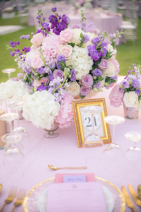 Tangled Wedding Color Scheme, Pink And Lavender Wedding Theme, Pink And Lavender Wedding, Quince Table, Lilac Wedding Themes, Lavender Centerpieces, Enchanted Butterfly, Light Purple Wedding, The Wedding Bliss