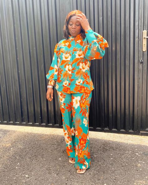 Palazzo and shirt two piece shirt available for pre-order in different prints… Palazzo And Shirt, Ladies Tops Fashion Blouses, Trouser And Top For Ladies, Two Piece Shirt, Bubu Gown Styles, Ankara Dress Designs, Fancy Short Dresses, African American Fashion, Body Con Dress Outfit