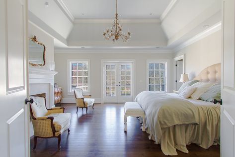 Bedroom Tray Ceiling Ideas, Swiss Coffee Behr, Bedroom Tray Ceiling, Tray Ceiling Bedroom, Apartment Lifestyle, Paint Color Guide, Tray Ceilings, Bedroom Paint Colors Master, Sherwin Williams White