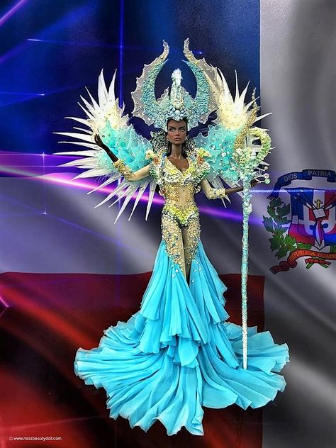 Miss Dominican Republic, Diy Crowns, Ocean Queen, Miss Universe National Costume, Creative Costuming Designs, Diy Crown, Diva Dolls, Under The Sea Theme, Barbie Gowns