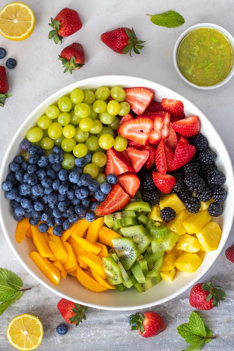 Breakfast For Mom, Healthy Fruit Salad Recipes, Breakfast Fruit Salad, Mint Dressing, Mediterranean Diet Breakfast, Healthy Fruit Salad, Meal Prep Snacks, Fresh Fruit Salad, Healthy Vegetable Recipes