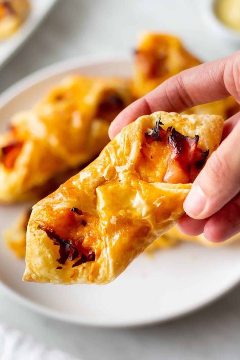 Puffy Ham and Cheese Bundles Puffy Ham And Cheese Bundles, Famous Chocolate Chip Cookies, Indulgent Recipes, Comforting Food, Yummy Sandwiches, Recipe Appetizers, The Perfect Cookie, Puff Pastry Appetizers, Pastry Appetizer