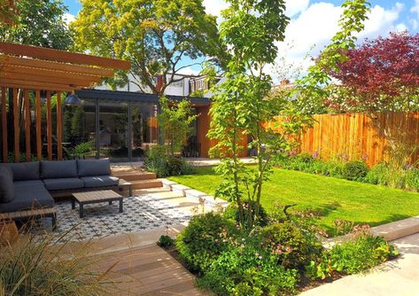 Medium Garden Design, Garden Rescue Designs, Contemporary Cottage Garden, Square Garden Ideas, Contemporary Backyard Landscaping, Contemporary Backyard, Contemporary Garden Rooms, Townhouse Garden, Outdoor Sitting