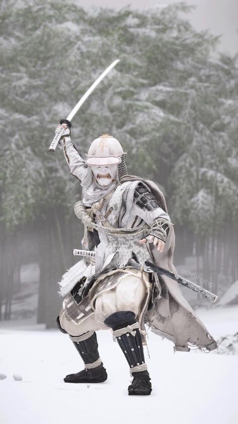 White Samurai Armor, Ghost Of Tsushima Armor, For Honor Characters, White Samurai, Ghost Samurai, Jin Sakai, Warrior Concept Art, Ancient Armor, Samurai Artwork