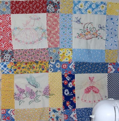 Embroidered Squares Quilt, Embroidered Quilt Blocks Ideas, Embroidered Quilts Ideas, Quilts With Embroidered Blocks, Patchwork Tablecloth, Squares Quilt, Quilt Panels, Embroidery Quilt, Vintage Embroidery Transfers