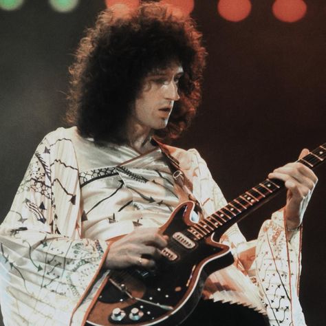 Queen Guitarist, Queen Rock Band, Queen Brian May, X Men Evolution, Freddy Mercury, Queen Photos, John Deacon, Somebody To Love, Brian May