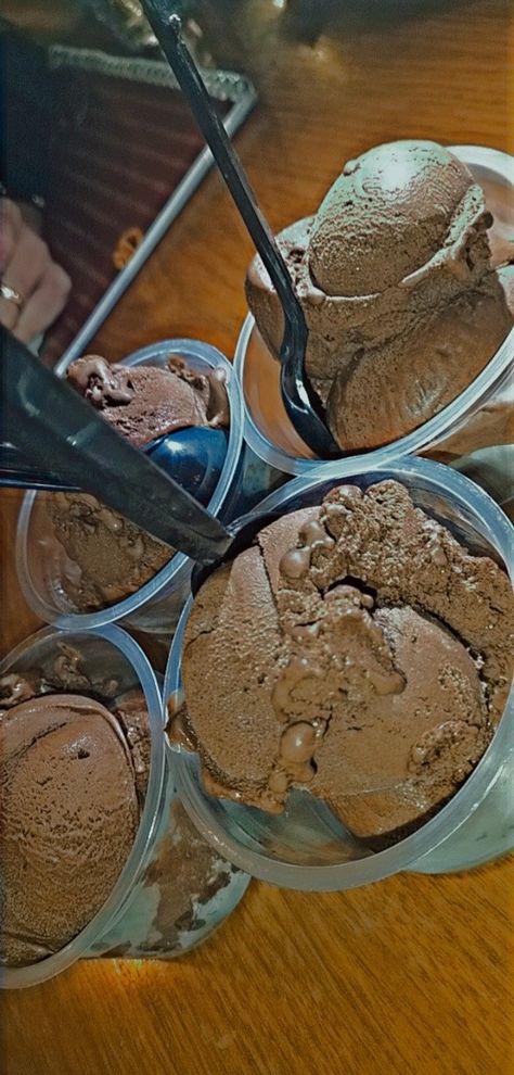 Ice Cream Snap, Ice Cream Pictures, Ice Cream Images, Cute Couple Drawings, Chocolate Ice, Snap Food, Chocolate Ice Cream, Food Snapchat, Pretty Food