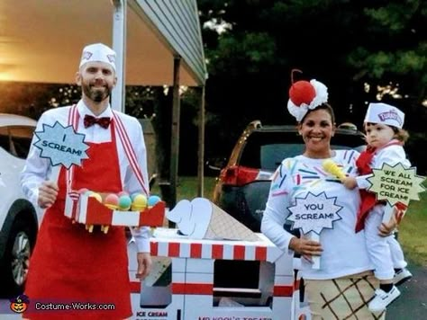 Ice Cream Family Costume, Family Ice Cream Costume, Ice Cream Halloween Costume, Easy Homemade Costumes, Ice Cream Halloween, Scream Halloween Costume, Ice Cream Costume, Family Costumes Diy, Scream Costume