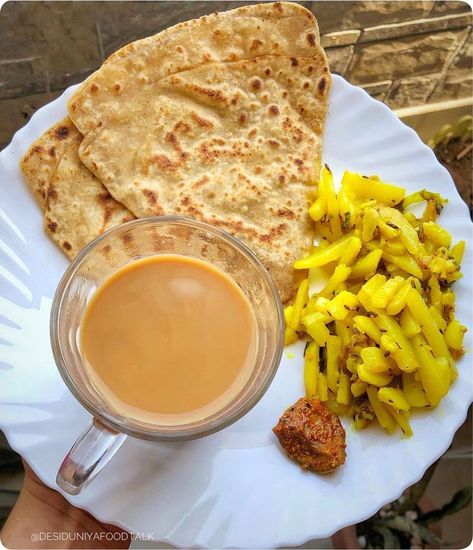 Chai Paratha, Chai Breakfast, Breakfast Pic, Akanksha Singh, Happy Anniversary Cakes, Foodie Pics, Omelets Recipe, Streak Ideas, Quick Recipes Snacks