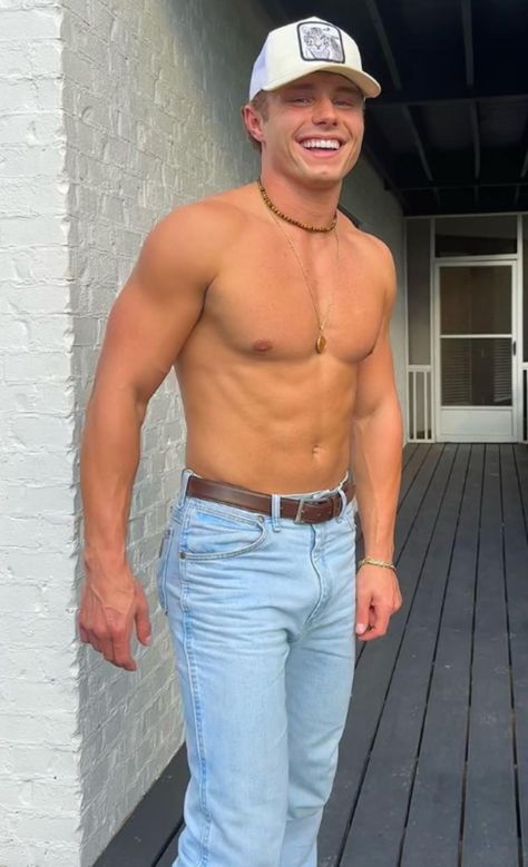 Dalton Chandler, Country Husband, Dream Bf, Country Guys, Guy Pics, Cute Guy Pics, Country Men, Country Boys, Quick Saves