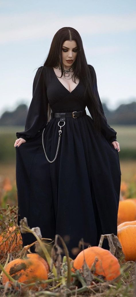 Medival Outfits Woman Witch, Black Victorian Witchy Dress For Costume, Black Witch Outfit, Black Witchy Victorian Dress Costume, Goth Princess Aesthetic, Goth Mom Aesthetic, Witch Outfits Aesthetic, Nugoth Outfits, Black Gothic Corset Dress For Larp