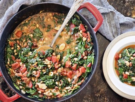 Soup With Spinach, Parmesan Soup, Parmesan Rind, Spinach Soup, Savory Soups, Soup And Stew, Bone Density, White Bean, Mediterranean Diet Recipes