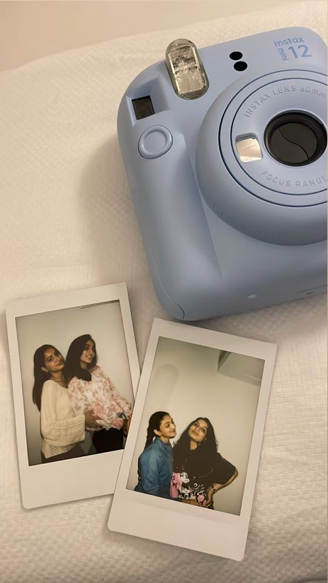 Polaroid Camera Ideas, Better Selfies, Camera Polaroid, Polaroid Cameras, Instax Mini Camera, Instax Photos, Cute Camera, Instant Film Camera, Bright Photos