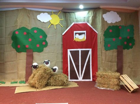 Farm Themed Classroom Decorations, Farm Decor Classroom, Farm Animals Decorations Classroom, Diy Farm Animal Decor, Diy Farm Backdrop, Farm Decorations For Classroom, Farm Decorations Party, Farm Vbs Decorations, Farm Classroom Theme Decor