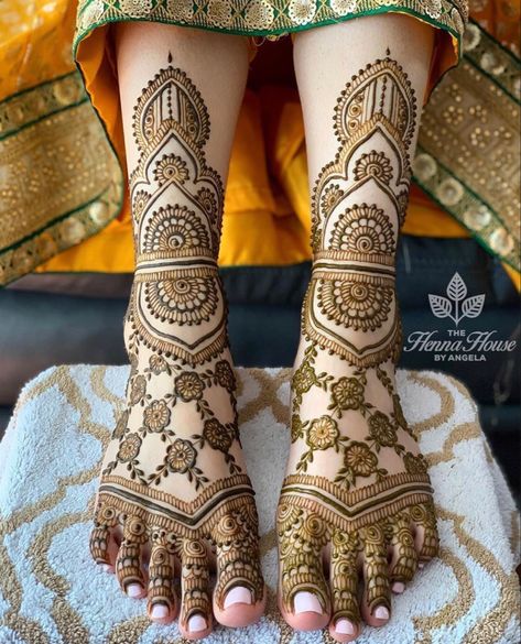 Leg Mehndi Designs, Mehndi Designs Finger, Leg Mehendi, Leg Mehendi Design, Henna Hand Designs, Wedding Henna Designs, Foot Mehndi, Mehandhi Designs, Indian Mehndi Designs