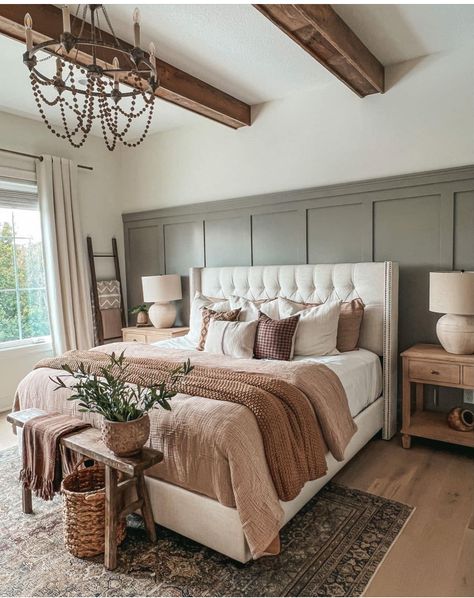 Taupe Accent Wall Bedroom, Cama King Size, Bedroom Decor Cozy, Master Bed, Dream House Interior, Master Bedrooms Decor, Remodel Bedroom, Room Inspiration Bedroom, Bedroom Styles