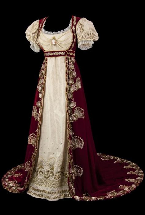 Couture Dior, Era Victoria, 1800's Dress, Historical Gowns, Regency Era Fashion, Regency Dress, Period Dress, Regency Fashion, Old Dresses