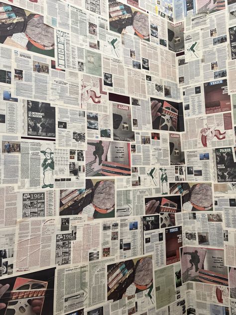 Wall Magazine Ideas School, Wall Newspaper, Newspaper Wallpaper, Nautical Bar, Boy Room Paint, Newspaper Collage, Newspaper Wall, Magazine Wall, Art Major