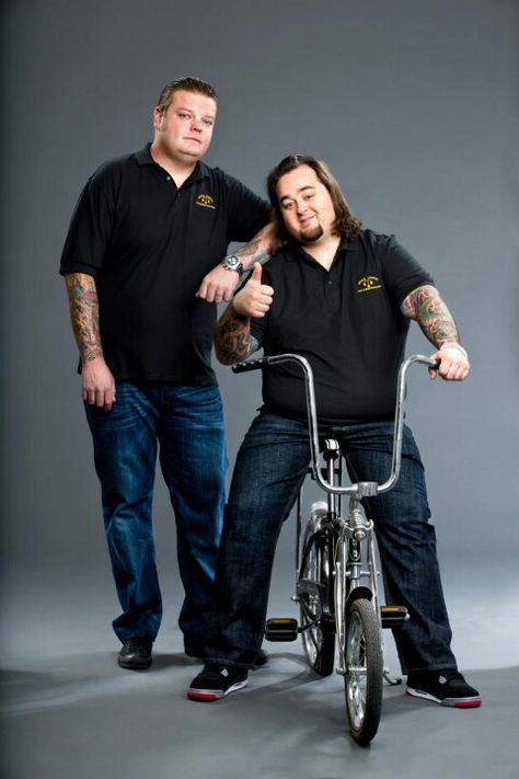 Pawn stars...Corey and Chumlee. Corey Harrison, Morgan Johnson, Pawn Stars, Gold Watches, The Way I Feel, History Channel, Reality Tv Shows, Pawn Shop, Audemars Piguet Royal Oak