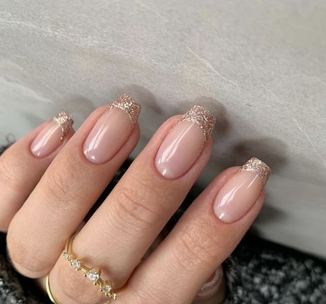 Classic Nails Elegant, Medium Tapered Square Nails, Gold French Tips, Hottest Nail Trends, Unghie Sfumate, Tapered Square Nails, Tapered Square, Manicure Nail Art, French Tip Acrylic Nails