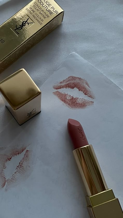 Channel Lipstick, Rose Gold Lipstick, Lipstick Aesthetic, Cosmetics Aesthetic, Lipstick Ad, Lipstick Photos, Business Ads, Ysl Lipstick, Flatlay Makeup