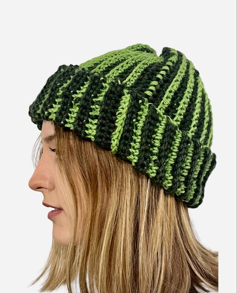 Winter Hat Crochet, Hat Inspiration, Green Beanie, Hats Crochet, Winter Crochet, Beginner Crochet Tutorial, Beginner Crochet, Crochet Clothing, Hat Crochet