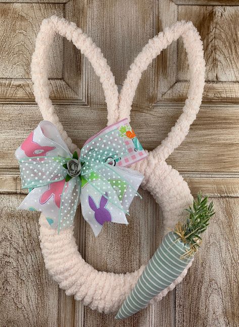 Uskrsne Dekoracije, Yarn Bunny, Bunny Wreaths, Spring Bunny Wreath, Carrot Wreath, March Food, Rabbit Wreath, Bunny Carrot, Easter Door Decor