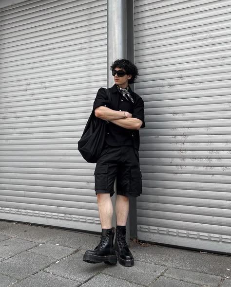 #streetwear #outfitinspo #fashion #outfits #outfitideas Goth Boy Outfits, Raving Outfits, Goth Outfits Men, Summer Goth Outfits, Coachella Outfit Men, Aesthetic Male Outfits, Rave Outfits Men, Boots Outfit Men, Black Outfit Men