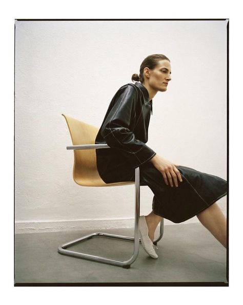 Minimal Fashion Editorial, Minimal Editorial, High Fashion Editorial, Acne Shop, Vogue Uk, 2020 Fashion, Studio Shoot, Vogue Italia, 인물 사진