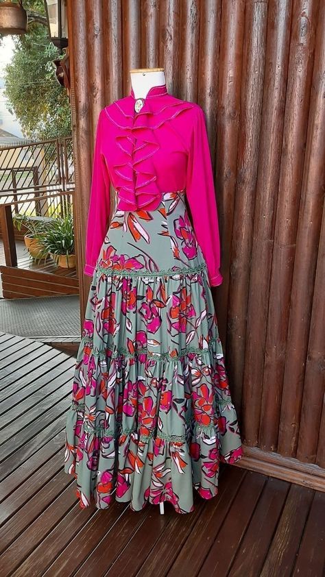 Printed Maxi Skirt Outfit, Skirts Outfits, Long Skirt Fashion, Gowns Dresses Elegant, Dressy Casual Outfits, Dinner Dress Classy, Modest Dresses Casual, Skirt Trends, Classy Dress Outfits