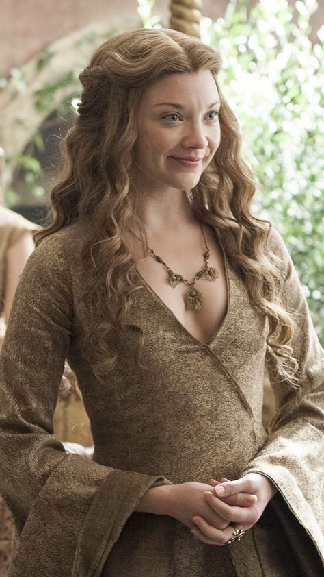 Margaery Tyrell, and all the badass women of Game of Thrones have come a long way since season 1. Margery Tyrell, Game Of Thrones Dress, Game Of Thrones Outfits, La Confidential, Game Of Thrones Costumes, Game Of Thrones Cast, Iconic Outfits, Margaery Tyrell, The Tudors