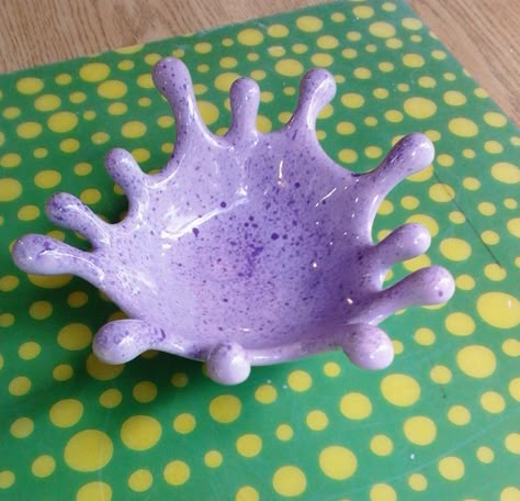 Splat Bowl Painted By Customer Using The Speckling Technique #diy Funky Ceramic Bowls, Sponge Paint, Air Dry Clay Ideas, Dry Clay Ideas, Diy Air Dry Clay, Sculpture Art Clay, Air Dry Clay Projects, Clay Inspo, Clay Crafts Air Dry