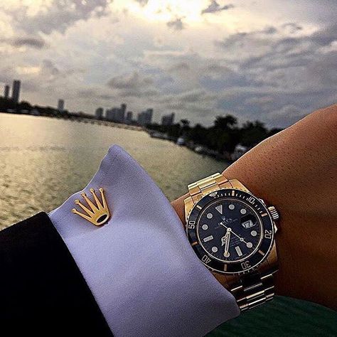 Mens Luxury Lifestyle, Marketing Inspiration, Luxury Lifestyle Fashion, Swiss Army Watches, Gold Rolex, Rolex Men, Success Motivation, Rolex Watch, Mens Luxury