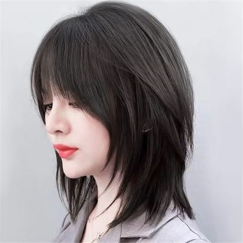 Asian Short Hair, Hair Inspiration Short, Shot Hair Styles, Haircuts For Medium Hair, Haircuts Straight Hair, Hair Stylist Life, Short Hair Haircuts, Cut My Hair, Aesthetic Hair