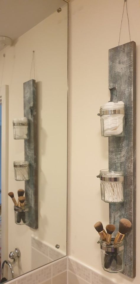 Cool Bathroom Ideas, Diy Scrap Wood Projects, Small Rustic Bathroom Ideas, Projects To Make And Sell, Diy Scrap Wood, Pallet Bathroom, Clever Bathroom Storage, Cool Bathroom, Pallet Home Decor