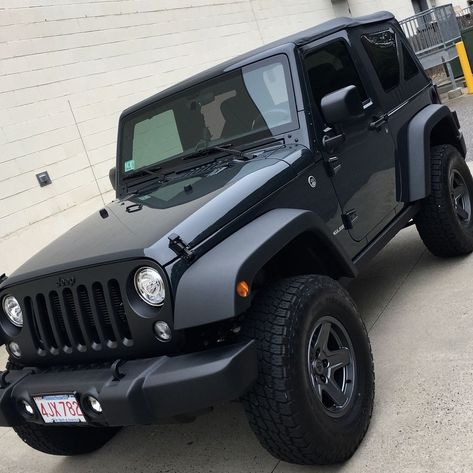 2 Door Jeep, Jeep Wrangler Forum, Jeep Doors, Auto Jeep, Small Luxury Cars, Custom Jeep Wrangler, Pink Jeep, Wrangler Jeep, Hummer Cars