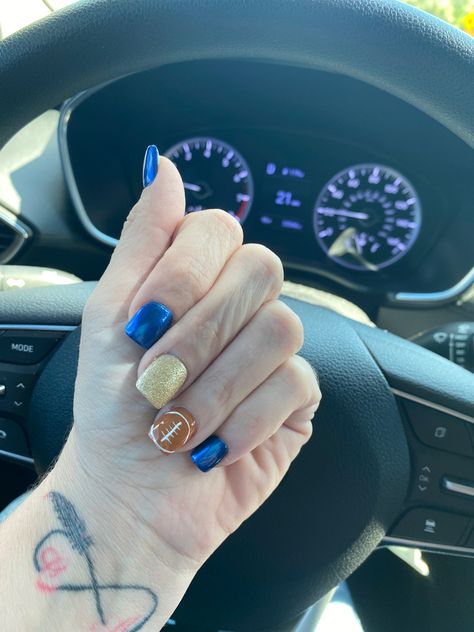 Show school spirit for those froday night lights! School Spirit Nails Designs, Byu Nails, School Spirit Nails, Spirit Nails, Wvu Football, Football Nails, Rams Football, High School Football, School Football