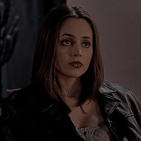 Eliza Dushku Faith, Faith From Buffy Outfits, Faith Lehane Wallpaper, Buffy Makeup, Faith Btvs, Buffy Icons, Objectifying Women, Faith Lehane, Tv Characters Outfits