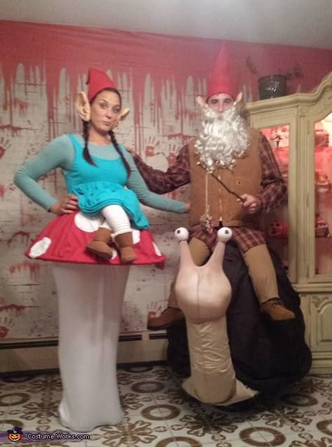 Natalie: My boyfriend and I spent all day creating our gnome costumes, but with a little spin. We look like we're sitting on things! Supported buy 2 homemade hoop skirts, we... Garden Gnomes Costume, Couples Costumes Creative, Gnome Costume, Creative Halloween Costumes Diy, Mushroom Costume, Best Couples Costumes, Halloween Office, Costume Carnaval, Halloween Costume Contest