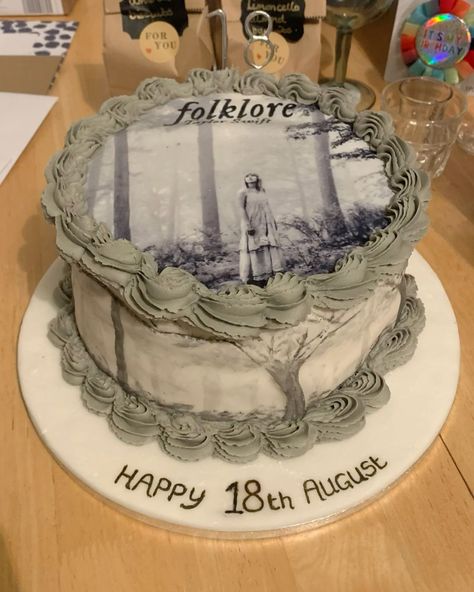 taylor swift folklore cake Folklore Birthday Cake, Evermore Cake, Folklore Cake, Bolo Taylor Swift, Debut Themes, Sugar Free Pastries, Debut Cake, 17th Birthday Party Ideas, Birthday Cale