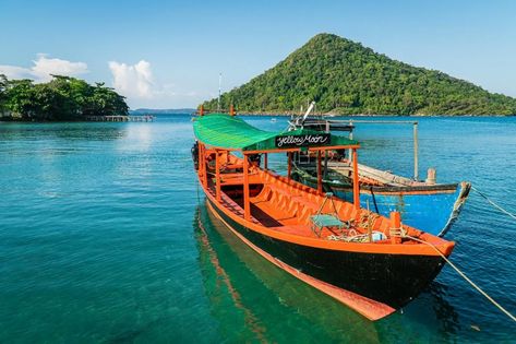 Koh Rong Samloem: Cambodia's little Paradise ⋆ Worldwide Walkers Koh Rong Samloem, Vietnam Vacation, Laos Vietnam, Asian Garden, Travel Drawing, Island Destinations, Asia Travel Guide, Southeast Asia Travel, Desert Island