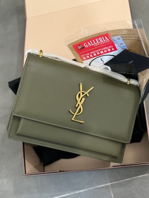 ALIEXPRESS FASHION LINKS✨, [10 nov, 2024 om 19:00]
Take a look at this fabulous product of Dhgate. Use code:  3B4EI67D get extra $3 off for new users! http://sale.dhgate.com/yU1Avu48 Womens Tote, Green And Gold, Leather Women, Take A, Saint Laurent, Genuine Leather, Take That, Shoulder Bag, Tote Bag